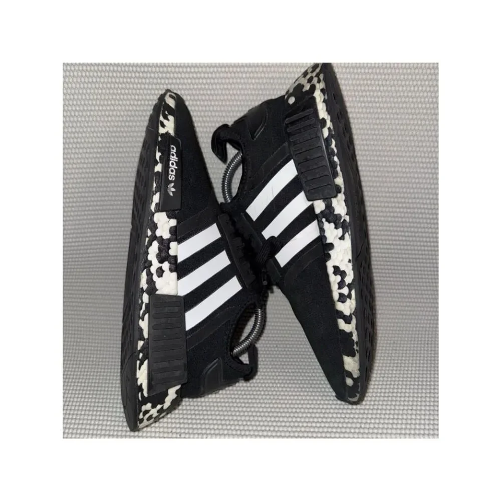 ADIDAS NMD R1 Boost Black White Athletic Comfort Sneakers Shoes Men’s Size 7